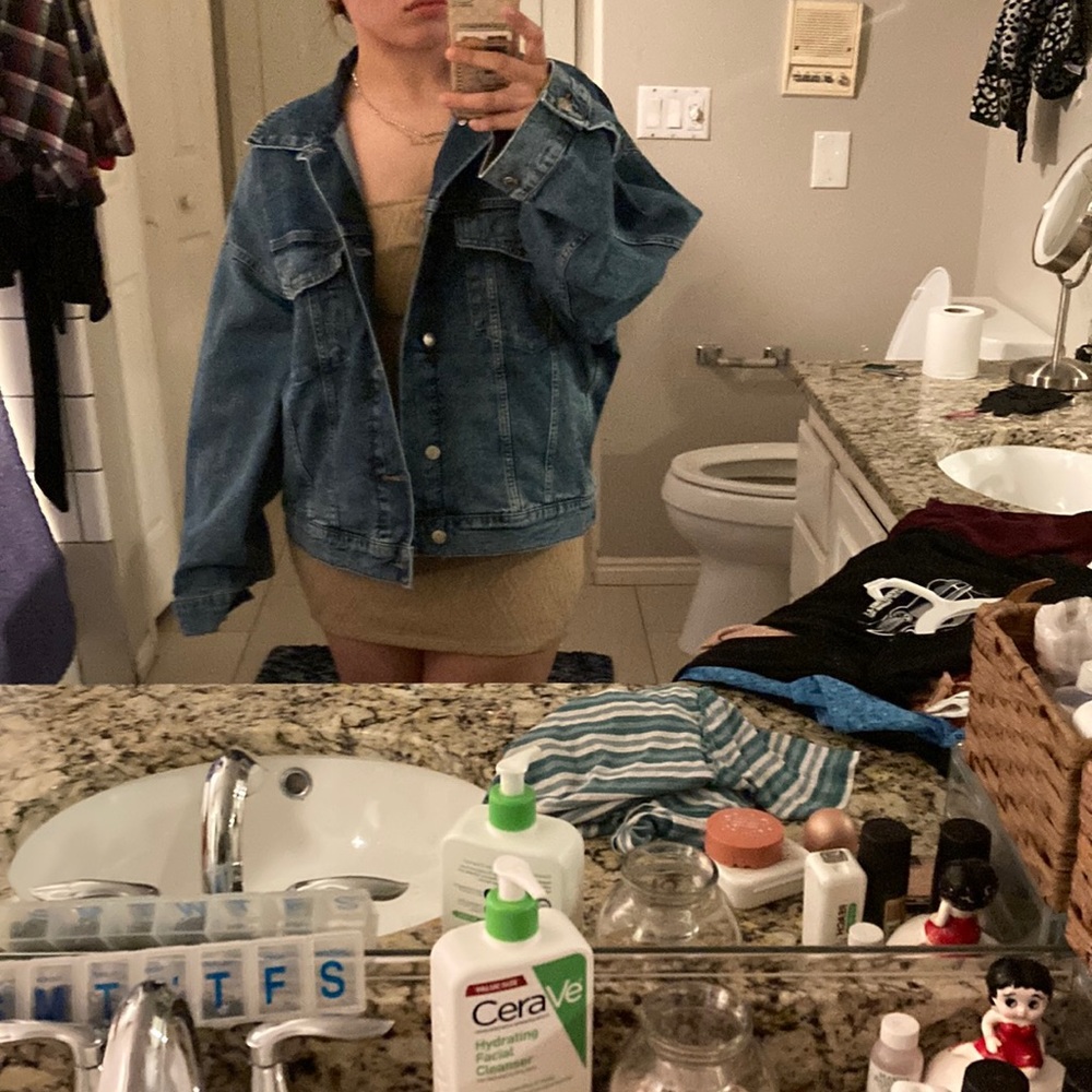 H&M cute oversized women’s medium Jean jacket